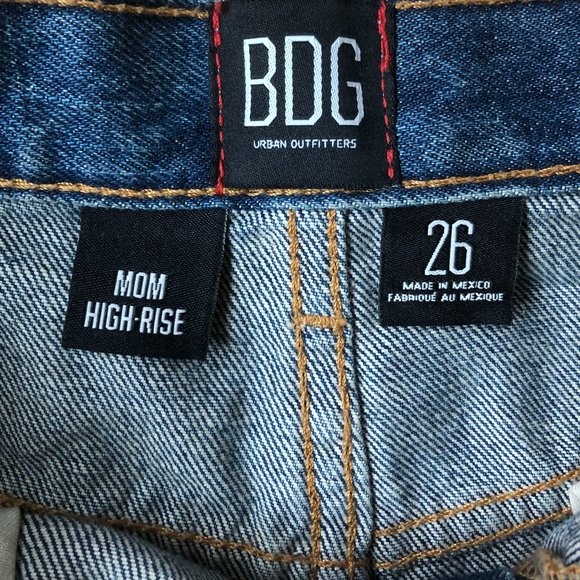 BRAND NEW BDG URBAN OUTFITTERS MOM SHORTS SIZE 26 - Picture 3 of 4